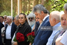 Народный поэт Нариман Гасанзаде похоронен на I Аллее почётного захоронения -ФОТО 