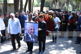 Народный поэт Нариман Гасанзаде похоронен на I Аллее почётного захоронения -ФОТО 