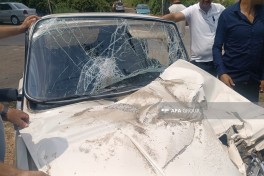 В Товузском районе легковой автомобиль врезался в грузовик, пострадали водитель и ребёнок — ОБНОВЛЕНО-ФОТО 