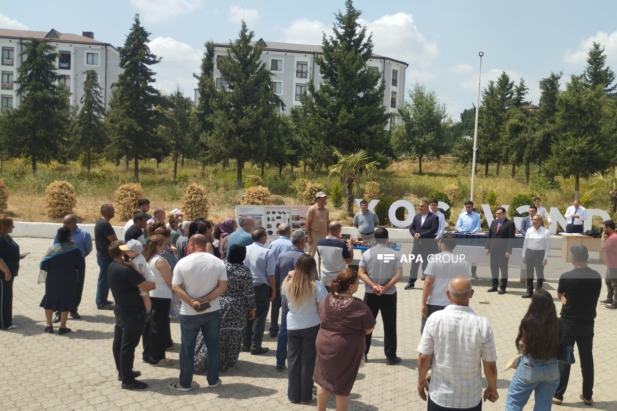 В Ходжавендский район прибыли очередные группы переселенцев, им вручены ключи от домов -<span class="red_color">ОБНОВЛЕНО-1-ФОТО