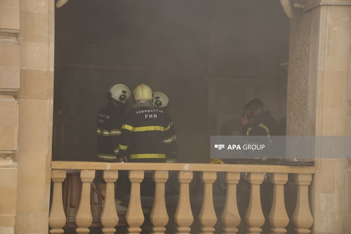 Пожар в ресторане в центре Баку локализован -ОБНОВЛЕНО-4-ФОТО-ВИДЕО 