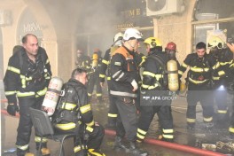 Пожар в ресторане в центре Баку локализован -ОБНОВЛЕНО-4-ФОТО-ВИДЕО 