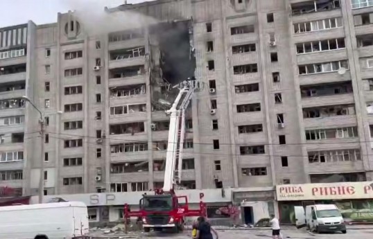 Россия нанесла удар по 10-этажному жилому дому в Харькове, есть погибшие