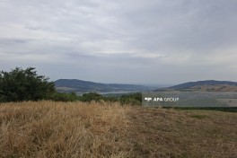 На северо-востоке Азербайджана проводятся археологические исследования древнего поселения, обнаружены фрагменты керамики - ФОТО 