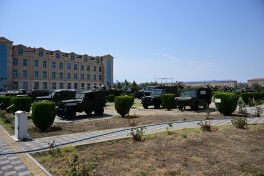 Президент Ильхам Алиев принял участие в церемонии вручения боевых знамён воинским частям коммандо Отдельной общевойсковой армии-ФОТО 