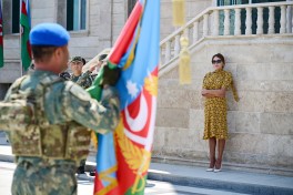 Президент Ильхам Алиев принял участие в церемонии вручения боевых знамён воинским частям коммандо Отдельной общевойсковой армии-ФОТО 