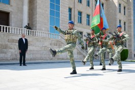 Президент Ильхам Алиев принял участие в церемонии вручения боевых знамён воинским частям коммандо Отдельной общевойсковой армии-ФОТО 