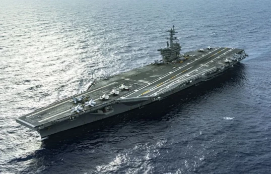 США направят авианосец USS George Washington на Ближний Восток