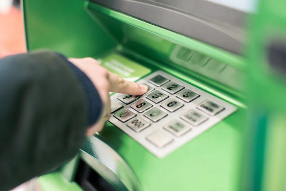 В прошлом месяце 876,1 тыс. человек получили ежемесячные социальные пособия и пенсии