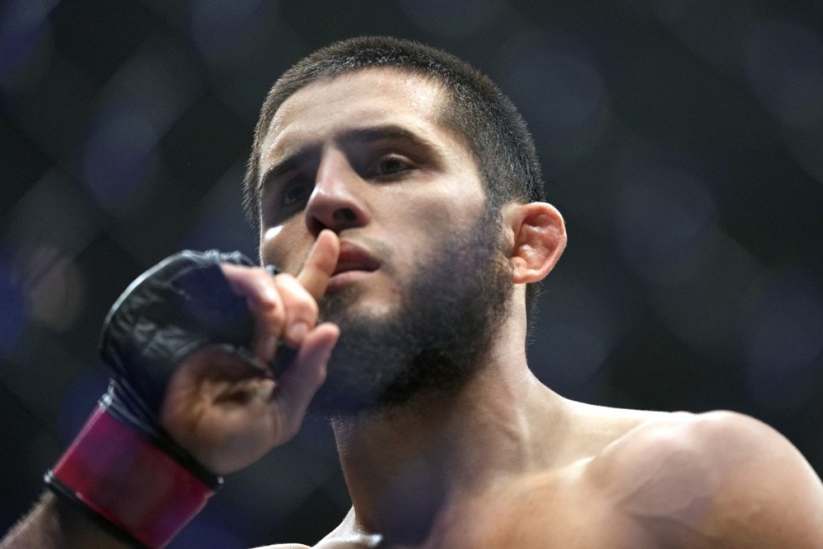 Махачев победил Гэрри и защитил титул UFC в полусреднем весе