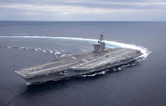 Глава CENTCOM признал усталость экипажа авианосца USS Abraham Lincoln