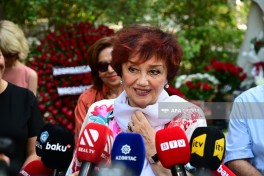 Деятели культуры и представители Минкульта посетили могилу Муслима Магомаева - ФОТО 