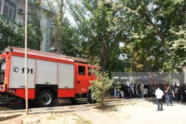 Пожар в неиспользуемом строении в Баку локализован -ВИДЕО-ФОТО-ОБНОВЛЕНО-1 