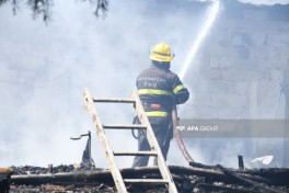 Пожар в неиспользуемом строении в Баку локализован -ВИДЕО-ФОТО-ОБНОВЛЕНО-1 