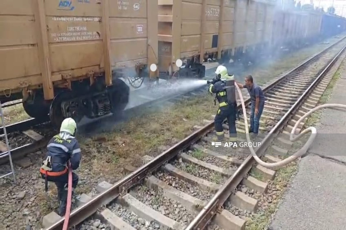 В грузовом поезде, следовавшем из Азербайджана в Грузию, произошёл пожар-<span class="red_color">ФОТО