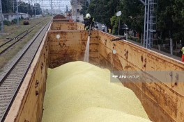 В грузовом поезде, следовавшем из Азербайджана в Грузию, произошёл пожар-ФОТО 