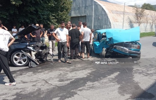 В Загатальском районе столкнулись легковые автомобили, есть пострадавшие — ФОТО 