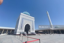 Представители азербайджанских СМИ посетили Мемориальный комплекс Имама Бухари в Самарканде-ФОТО 