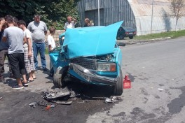 В Загатальском районе столкнулись легковые автомобили, есть пострадавшие — ФОТО 