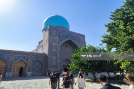 Представители азербайджанских СМИ посетили площадь Регистан в Самарканде -ФОТО 