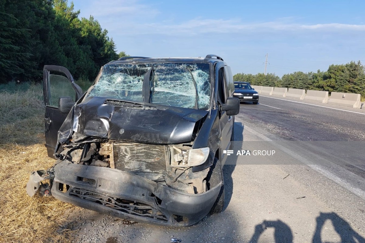 В результате ДТП в Гаджигабуле пострадали 5 человек