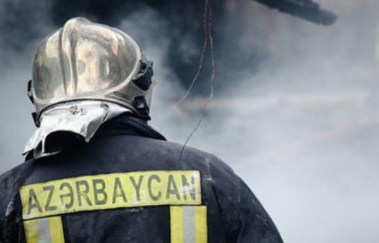 В Баку произошёл пожар в жилом доме-ВИДЕО 