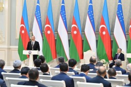В Ташкенте состоялась церемония награждения президентов Азербайджана и Узбекистана