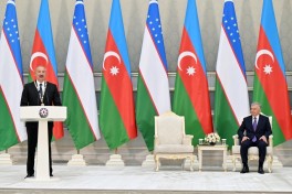 В Ташкенте состоялась церемония награждения президентов Азербайджана и Узбекистана