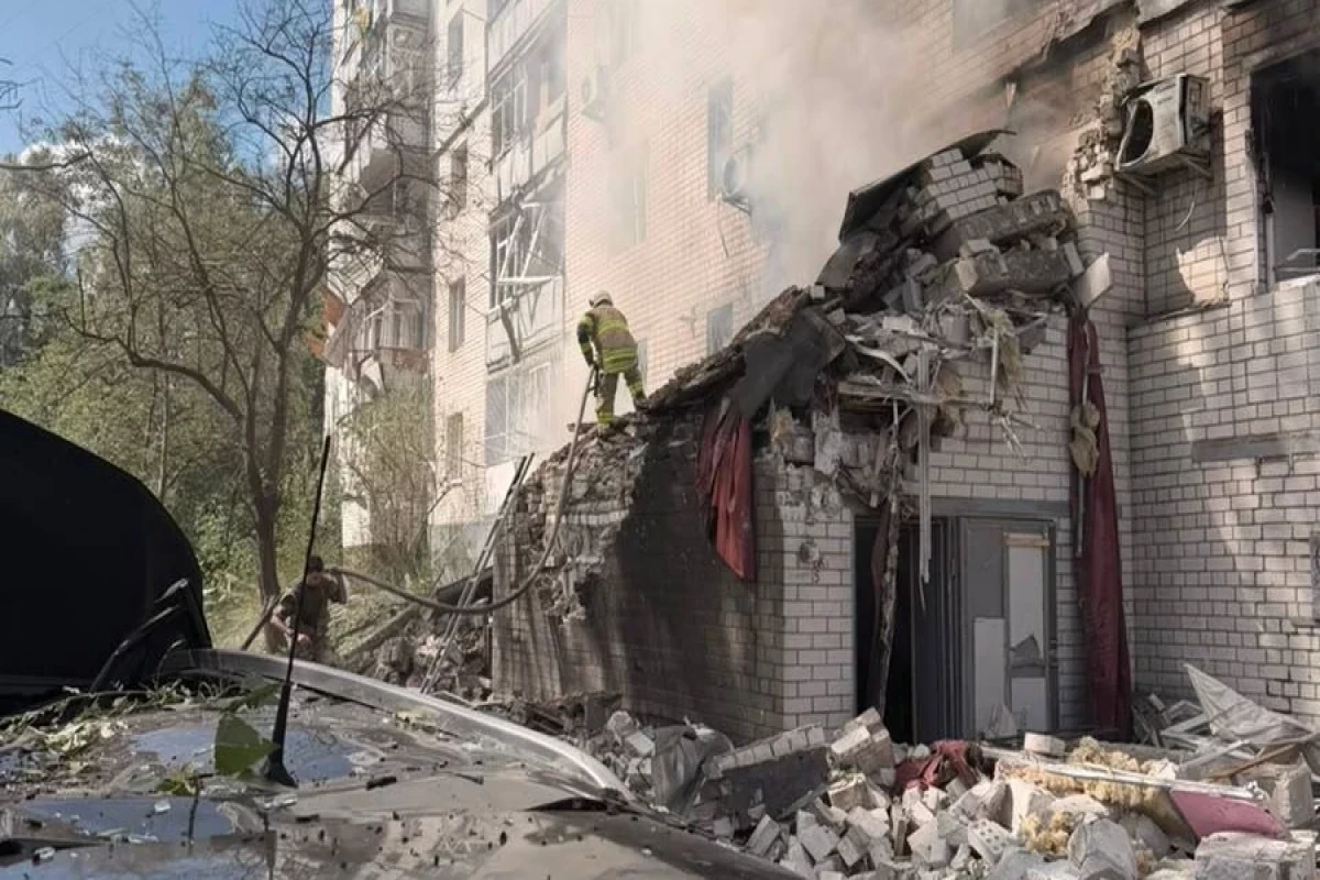 Российская армия нанесла удар дроном по зданию в Чернигове, пострадали 14 человек