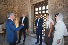 Президенты и первые леди Азербайджана и Узбекистана ознакомились с мавзолеем Исмаила Самани в Бухаре-ОБНОВЛЕНО -ВИДЕО 