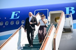Президент Узбекистана и его супруга встретили Президента Ильхама Алиева и Мехрибан Алиеву в Бухаре-ВИДЕО 