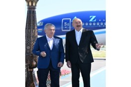 Президент Узбекистана и его супруга встретили Президента Ильхама Алиева и Мехрибан Алиеву в Бухаре-ВИДЕО 