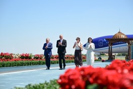 Президент Узбекистана и его супруга встретили Президента Ильхама Алиева и Мехрибан Алиеву в Бухаре-ВИДЕО 