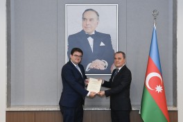 Посол Австрии вручил Джейхуну Байрамову копии верительных грамот