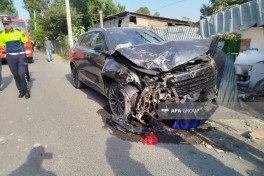 В Бардинском районе автомобиль врезался в жилой дом, пострадали 3 человека — ФОТО 