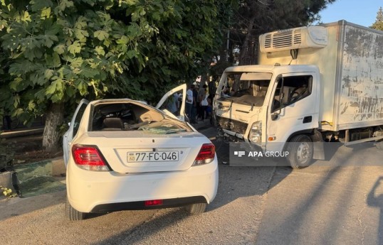 В Ширване столкнулись два автомобиля, есть погибший и пострадавший
