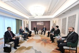 В Бишкеке проходит встреча Президента Ильхама Алиева с Николом Пашиняном-ФОТО -ВИДЕО -ОБНОВЛЕНО 