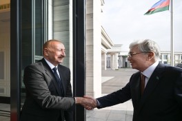 Президент Ильхам Алиев встретился в Бишкеке с Касым-Жомартом Токаевым-ОБНОВЛЕНО 