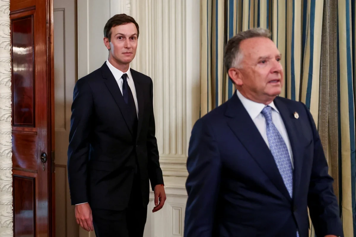 Спецпосланник президента США Стивен Уиткофф и предприниматель Джаред Кушнер