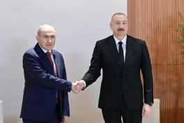 Встреча Президента Азербайджана с Премьер-министром Армении в расширенном составе в Абу-Даби