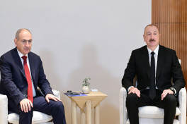 Встреча Президента Азербайджана с Премьер-министром Армении в расширенном составе в Абу-Даби