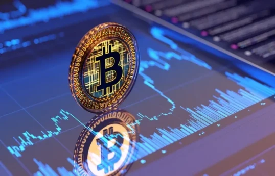 Падение на криптобирже продолжается — «Bitcoin» подешевел до 70,7 тыс. долларов