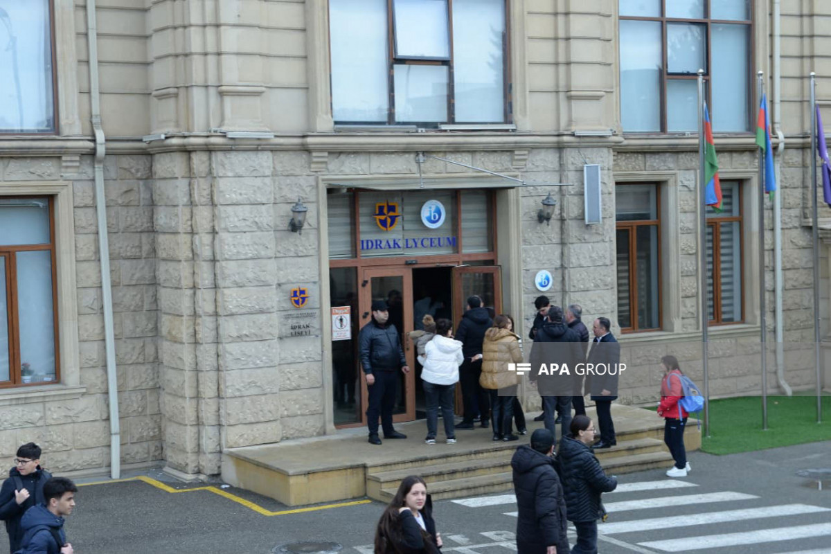 Обнародовано состояние учительницы, в которую стрелял ученик лицея в Баку