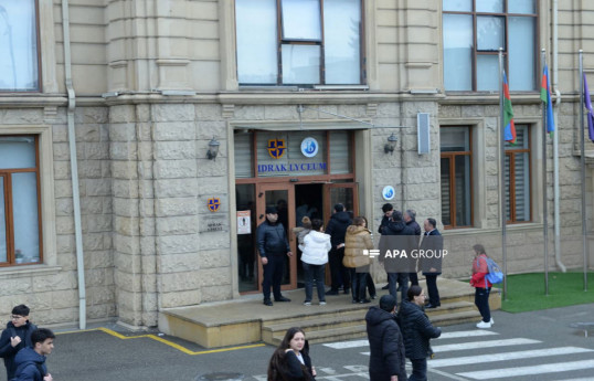 Обнародовано состояние учительницы, в которую стрелял ученик лицея в Баку