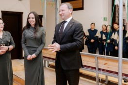 Лейла Алиева приняла участие в церемонии срезки круглого ковра, изготовленного для Шушинской мечети