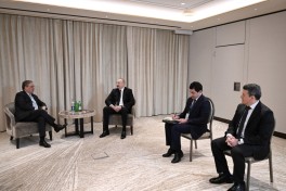 Президент Ильхам Алиев встретился в Мюнхене с председателем Комитета Бундестага по внешней политике