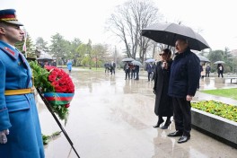 Президент Ильхам Алиев посетил в Белграде памятники Гейдару Алиеву и Милораду Павичу