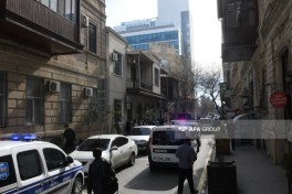 Пожар в здании в центре Баку потушен, жильцы эвакуированы, есть пострадавшая -ФОТО-ВИДЕО-ОБНОВЛЕНО-6 