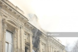 Пожар в здании в центре Баку потушен, жильцы эвакуированы, есть пострадавшая -ФОТО-ВИДЕО-ОБНОВЛЕНО-6 