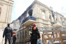 Пожар в здании в центре Баку потушен, жильцы эвакуированы, есть пострадавшая -ФОТО-ВИДЕО-ОБНОВЛЕНО-6 